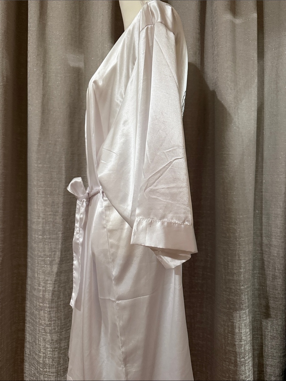 BRIDE Satin Robe - Picture 4 of 5